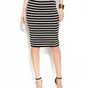 *Vince Camuto Skirt 🖤